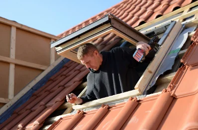 Pose de fenêtres de toit Velux à Quemperven
